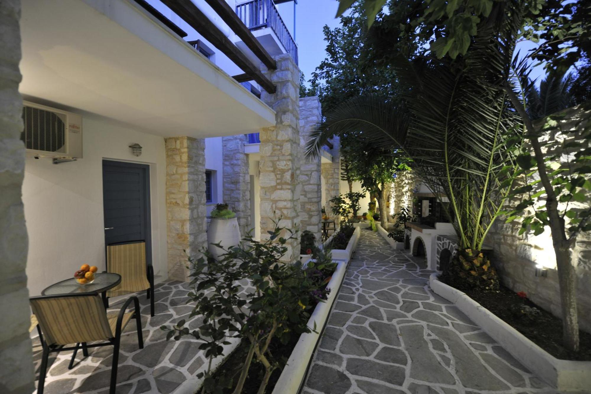 Aparthotel Alexandros *